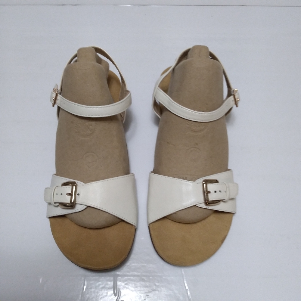 Vionic women's leather sandals